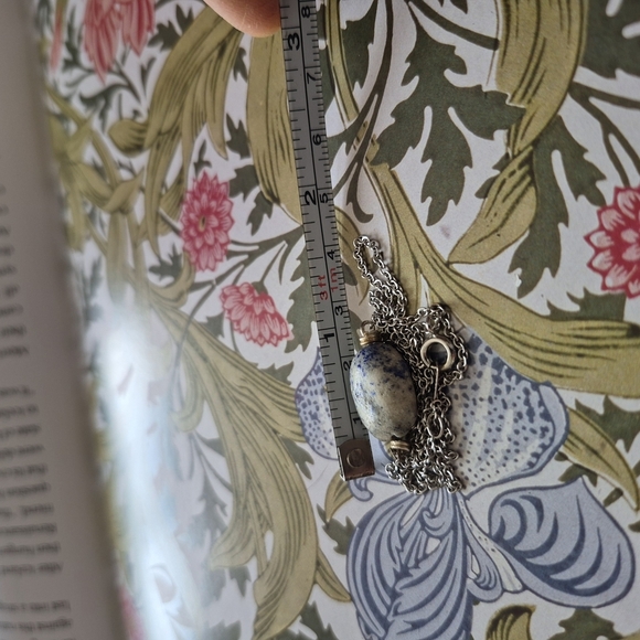 Lapiz Lazuli Pendant On A Silver   Necklace - Picture 8 of 9